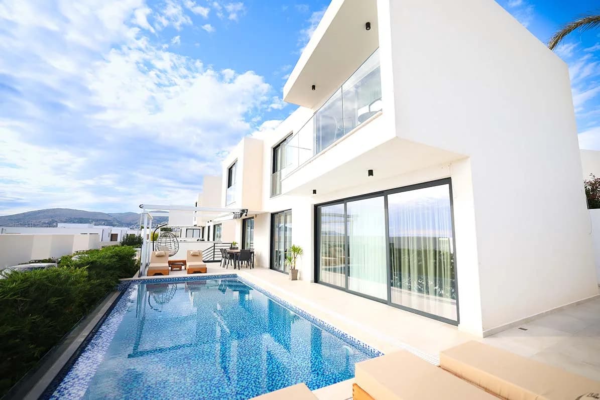 Gold Villa — Warm interiors, open horizons